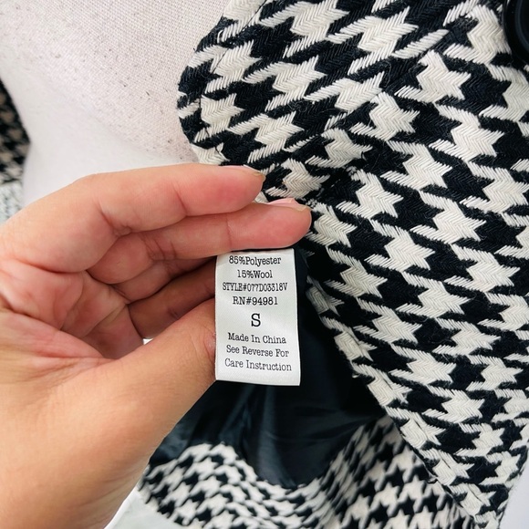 Black and White Wool Blend  Large Houndstooth print Flare short Coat - Picture 6 of 6